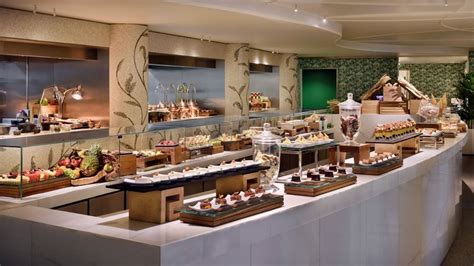 seafood buffet palazzo versace|giardino versace dubai restaurant.